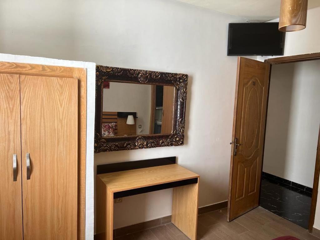 קניטרה Hotel D'Europe Centre Ville מראה חיצוני תמונה